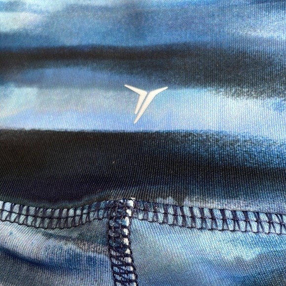 Old navy watercolor leggings - Picture 3 of 4